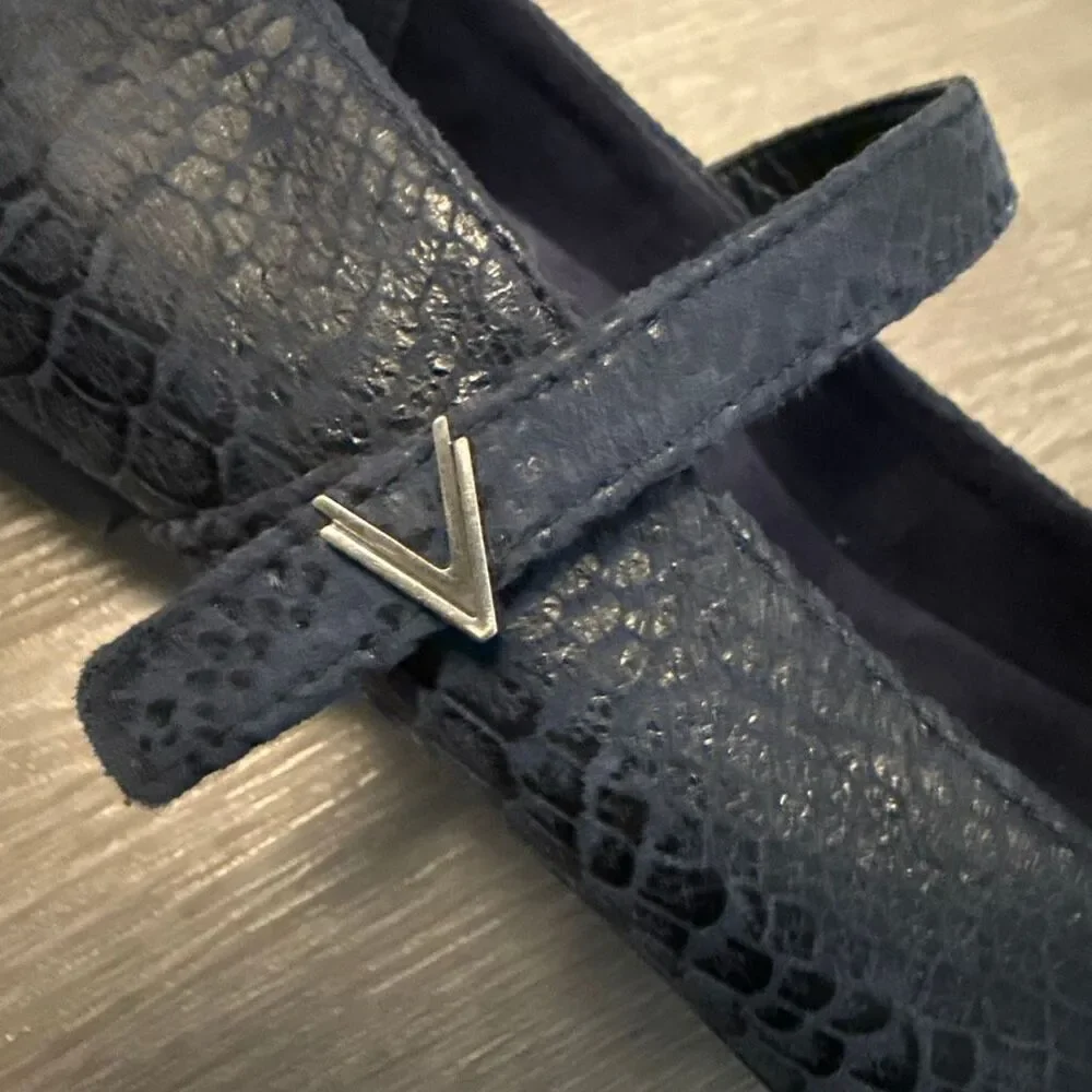 Vionic suede upper